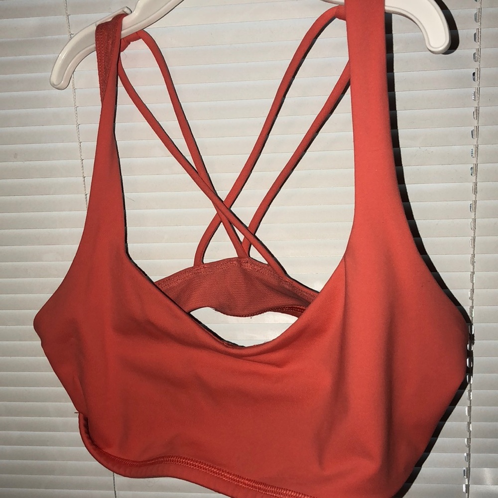 LuLulemon coral sports bra